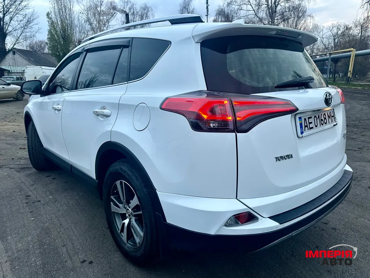 Toyota RAV4 - фото 6