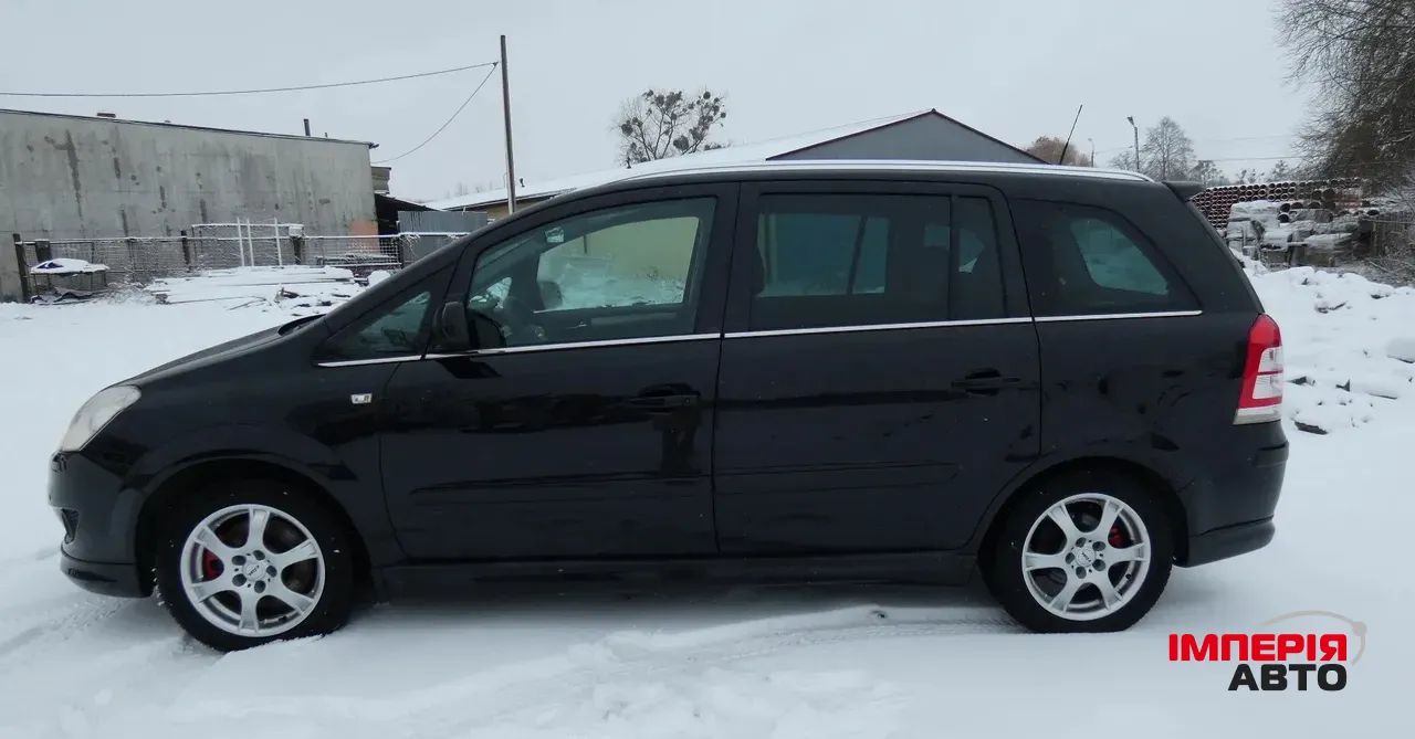 Opel Zafira - фото 16