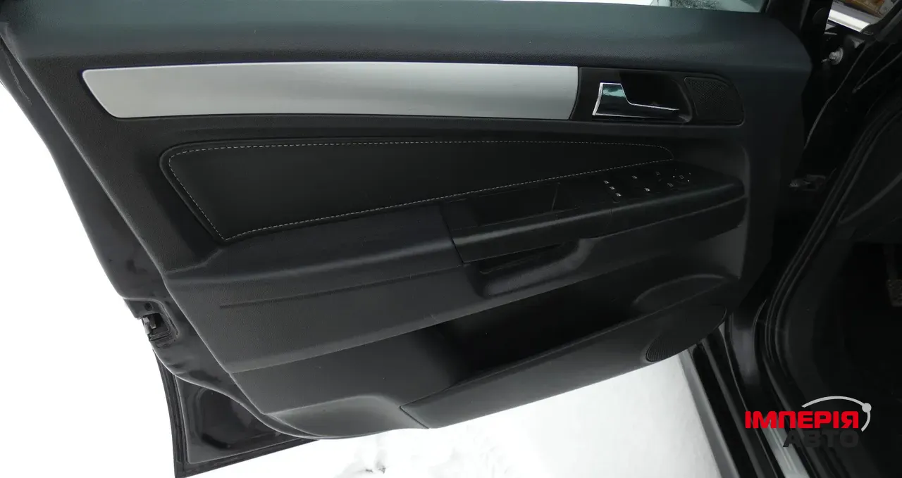 Opel Zafira - фото 8