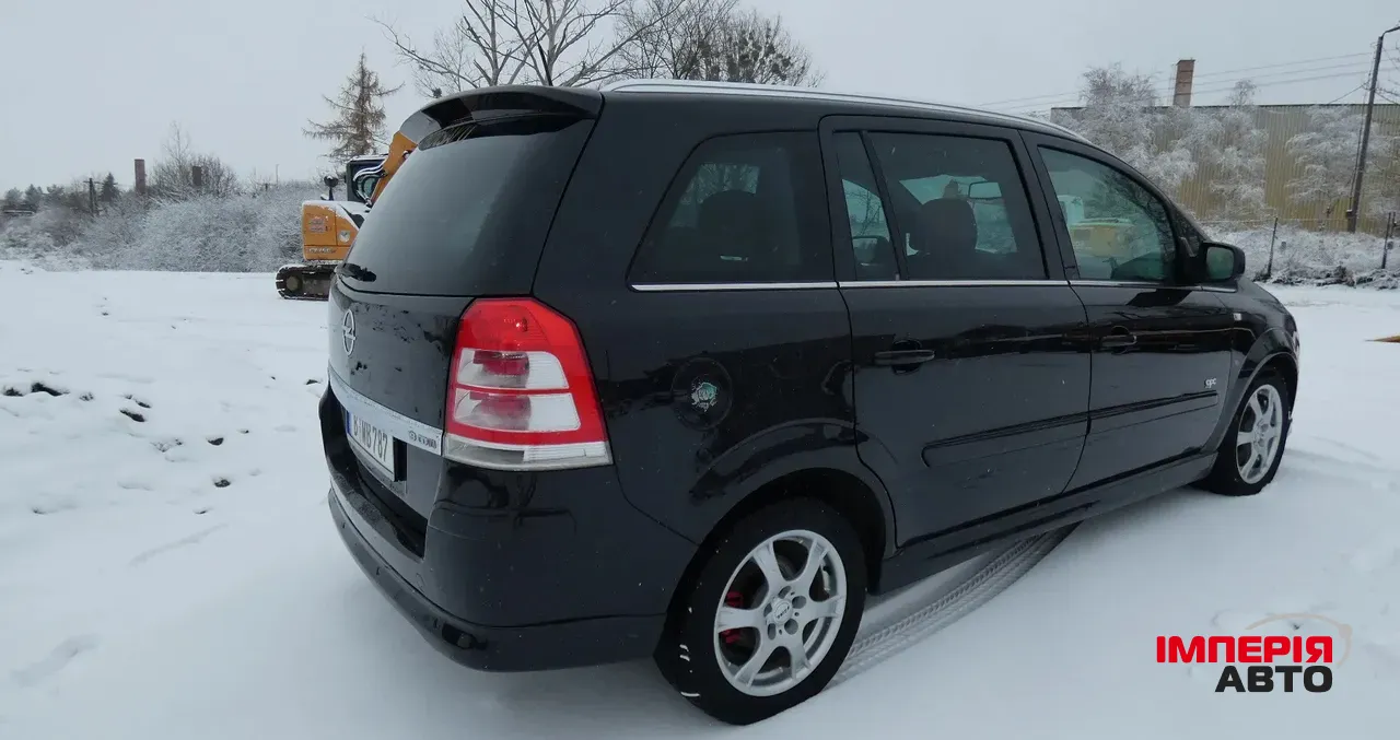 Opel Zafira - фото 14