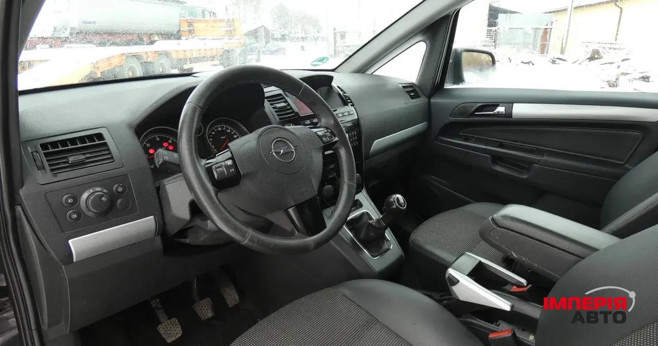 Opel Zafira - фото 6