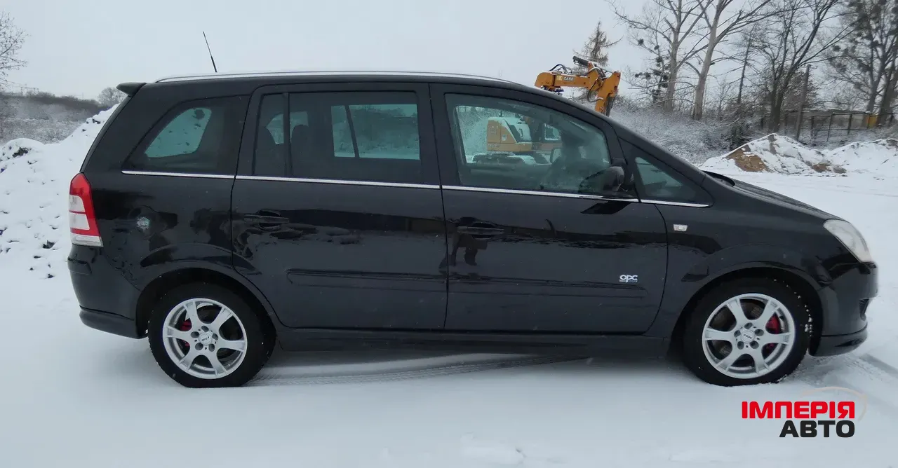 Opel Zafira - фото 13