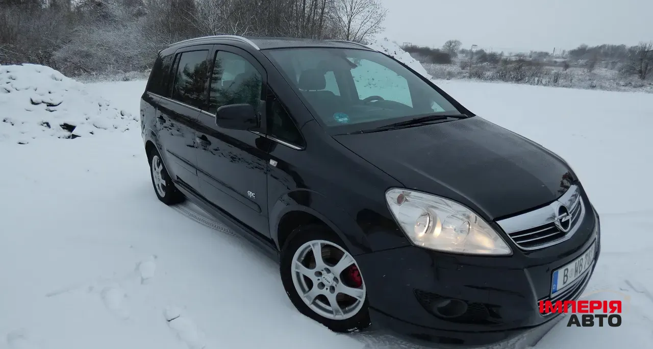Opel Zafira - фото 1