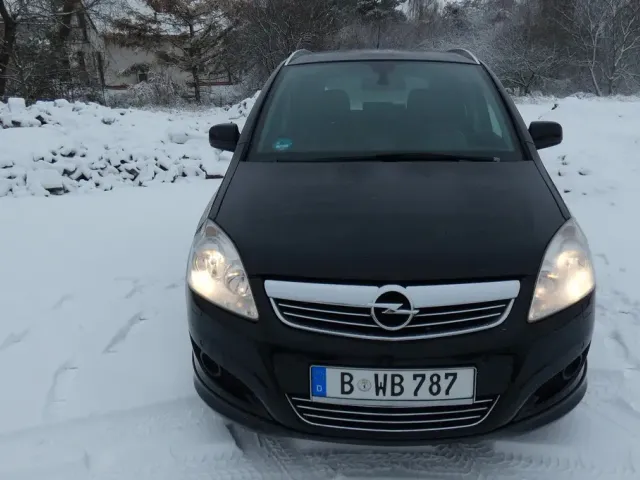 Opel Zafira - фото 2