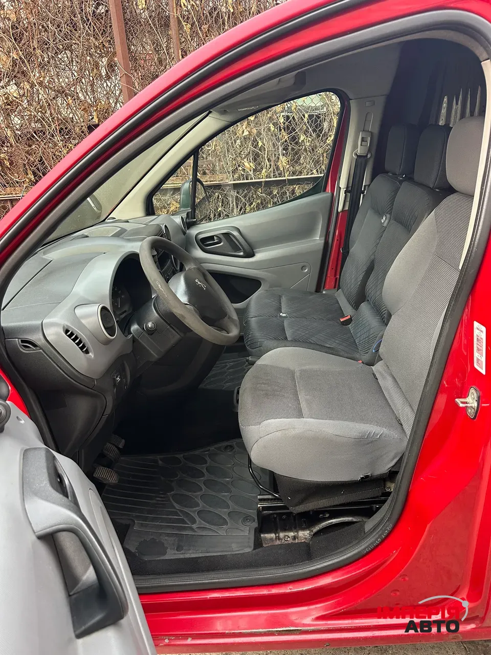 Peugeot Partner - фото 6