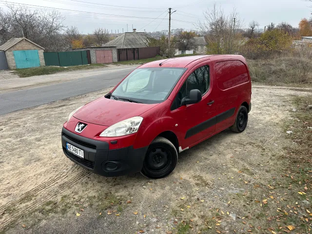 Peugeot Partner - фото 1