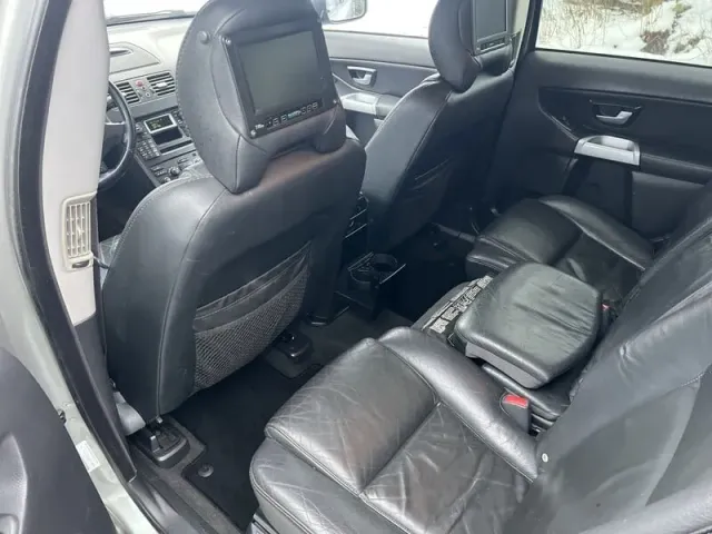 Volvo XC90 - фото 3