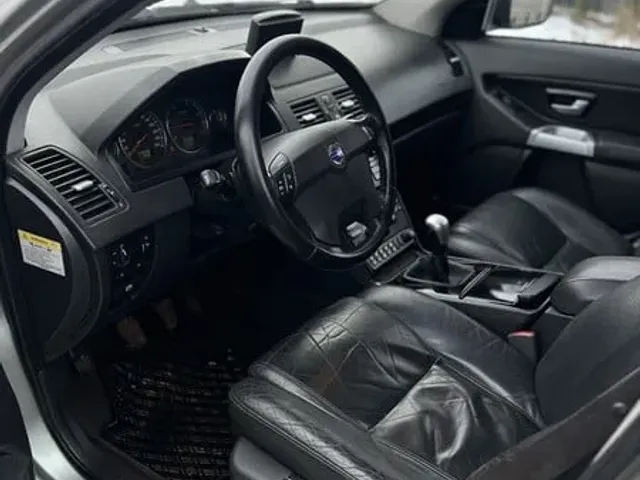 Volvo XC90 - фото 4