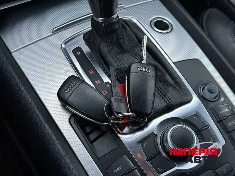 Audi Q7 - фото 2