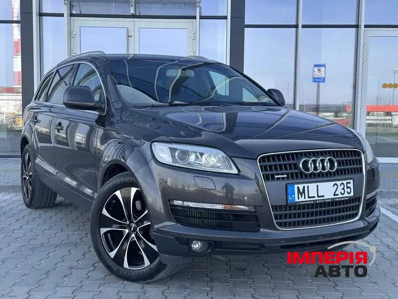 Audi Q7 - фото 1