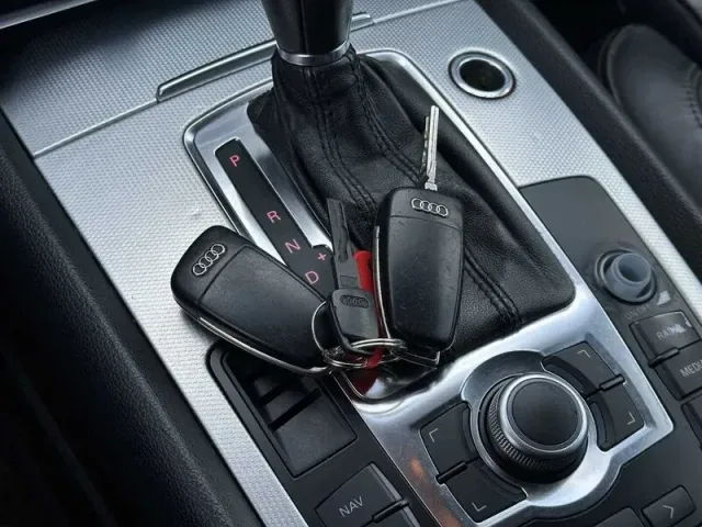 Audi Q7 - фото 2