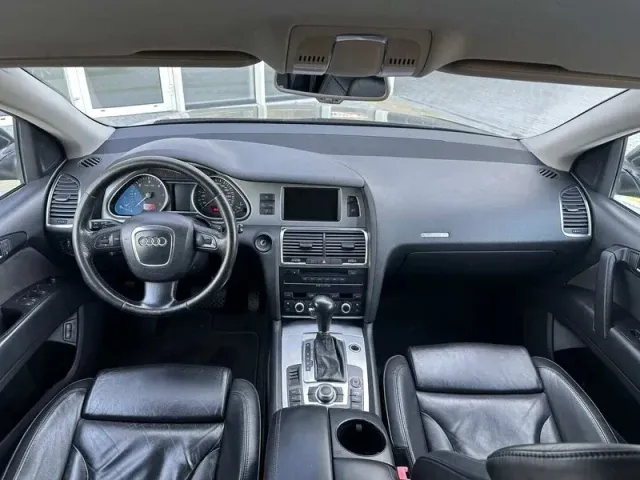 Audi Q7 - фото 3
