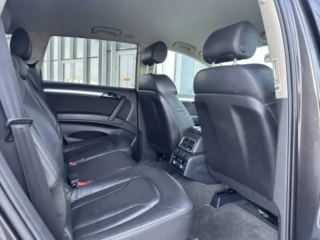 Audi Q7 - фото 5