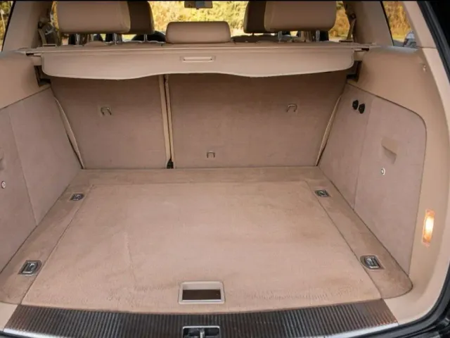 Volkswagen Touareg - фото 2