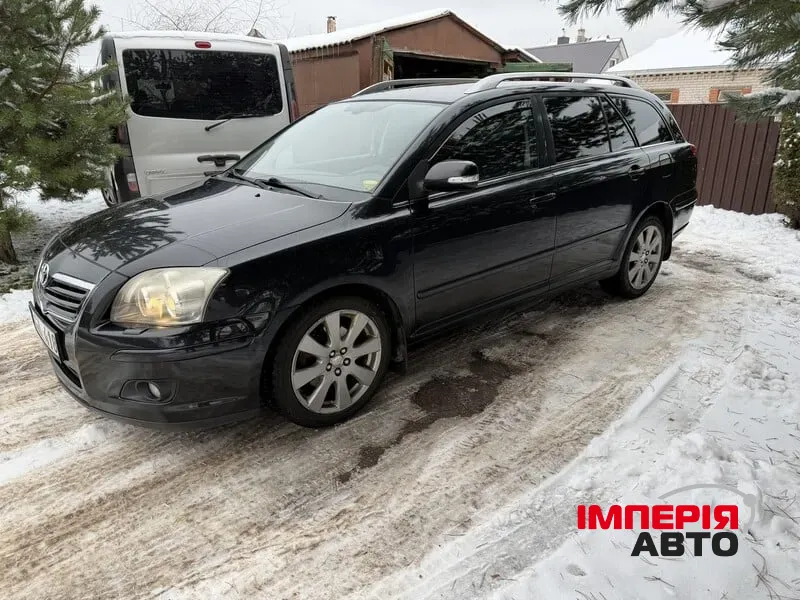 Toyota Avensis - фото 1