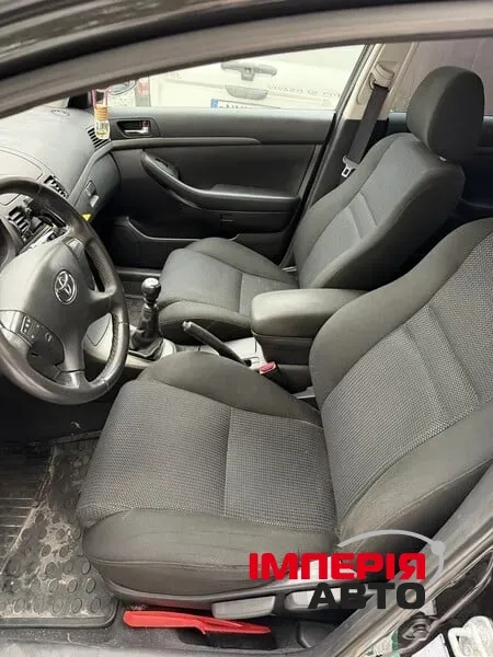 Toyota Avensis - фото 6