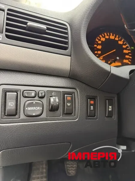 Toyota Avensis - фото 5