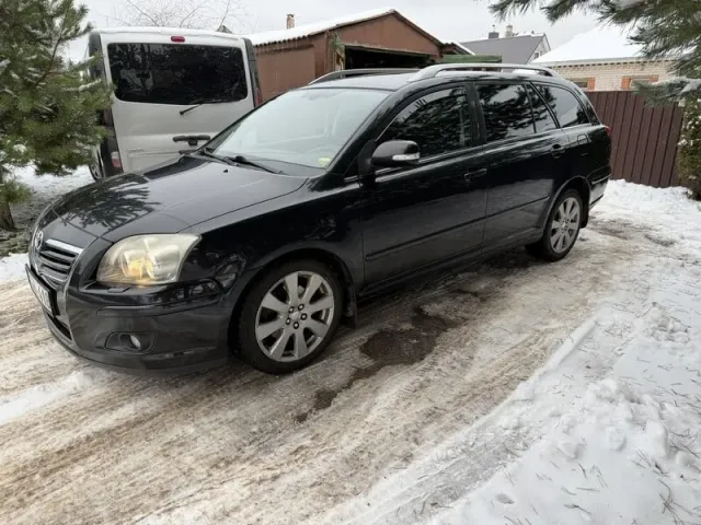 Toyota Avensis - фото 1
