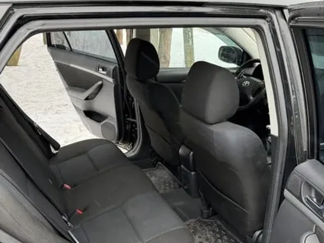 Toyota Avensis - фото 3