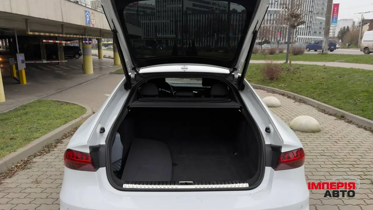 Audi A7 - фото 10