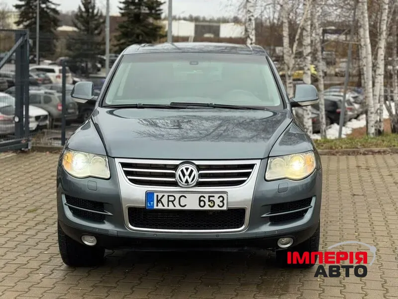 Volkswagen Touareg - фото 1