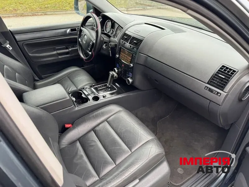 Volkswagen Touareg - фото 3