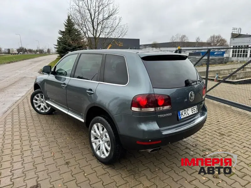 Volkswagen Touareg - фото 6