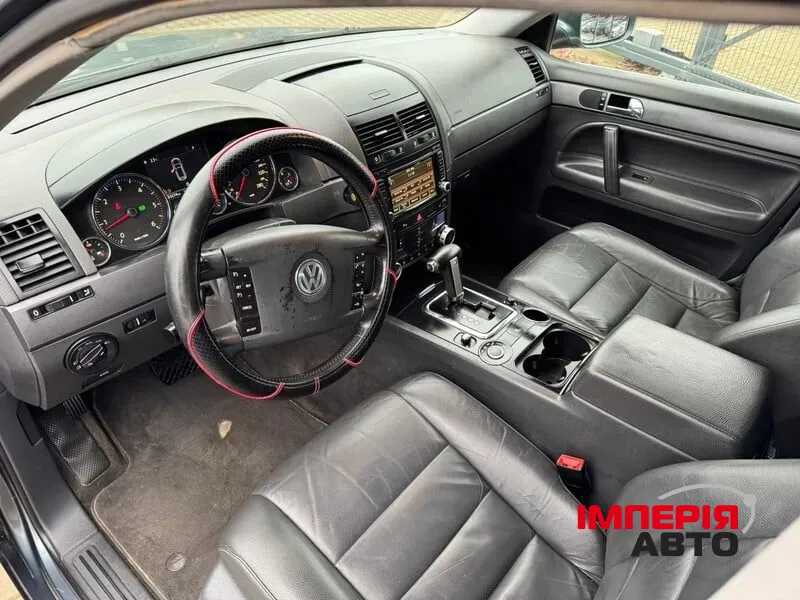 Volkswagen Touareg - фото 4