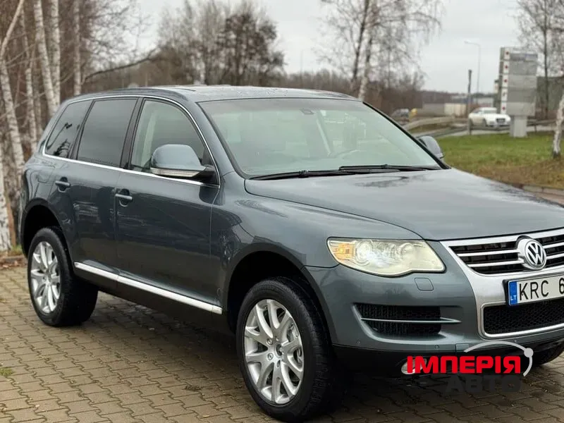 Volkswagen Touareg - фото 5