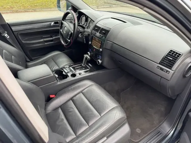 Volkswagen Touareg - фото 3