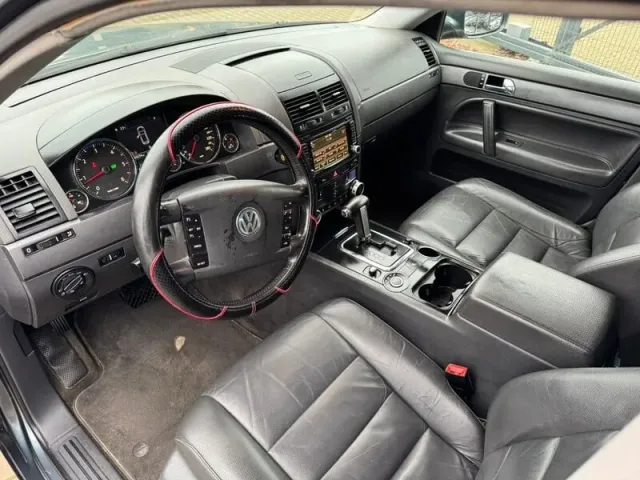 Volkswagen Touareg - фото 4