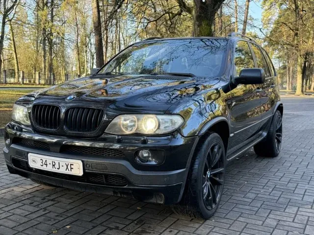 BMW X5 - фото 1