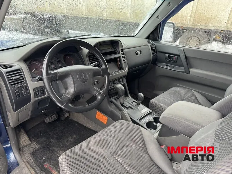 Mitsubishi Pajero - фото 3