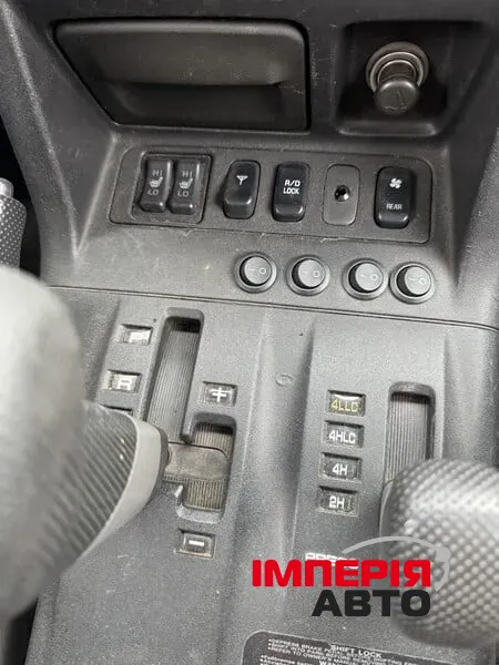 Mitsubishi Pajero - фото 2