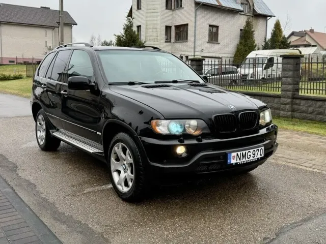 BMW X5 - фото 1