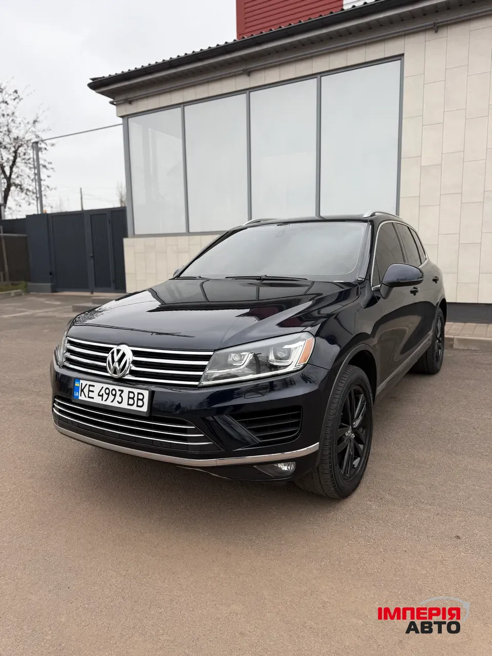 Volkswagen Touareg - фото 1