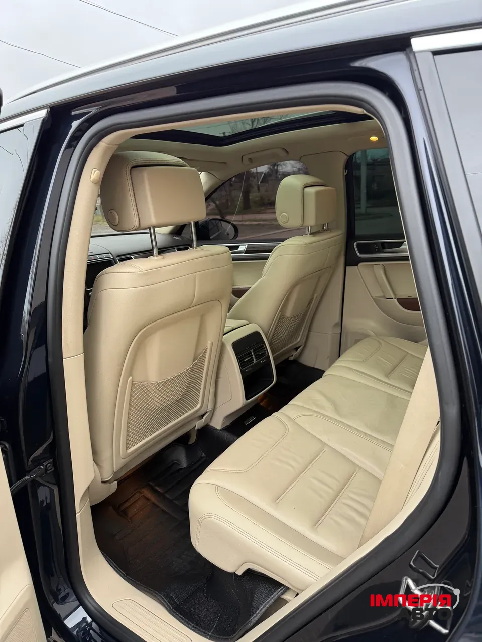 Volkswagen Touareg - фото 12