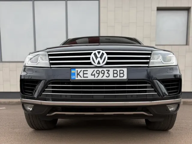 Volkswagen Touareg - фото 2