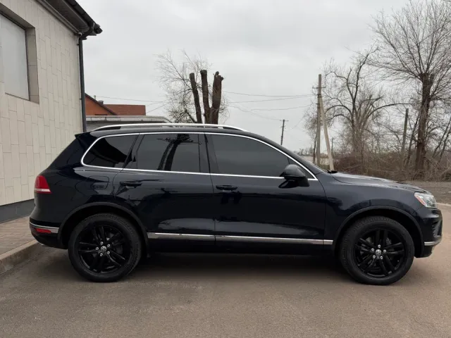 Volkswagen Touareg - фото 5