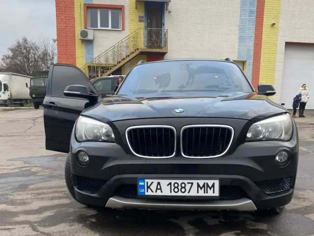 BMW X1 - фото 1