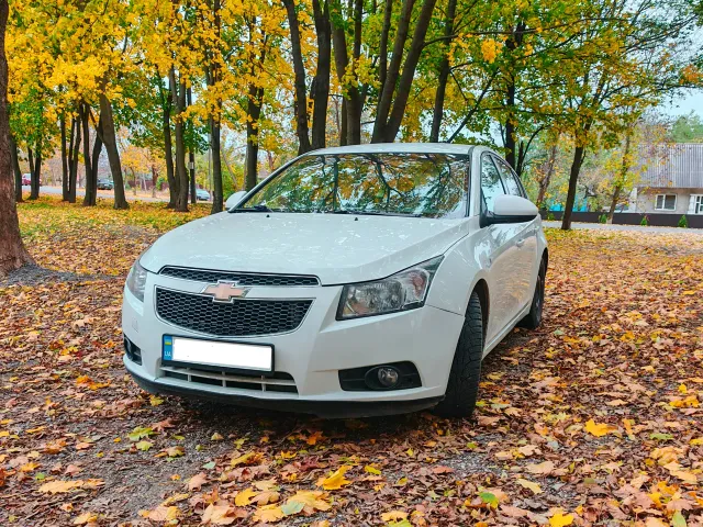 Chevrolet Cruze - фото 1