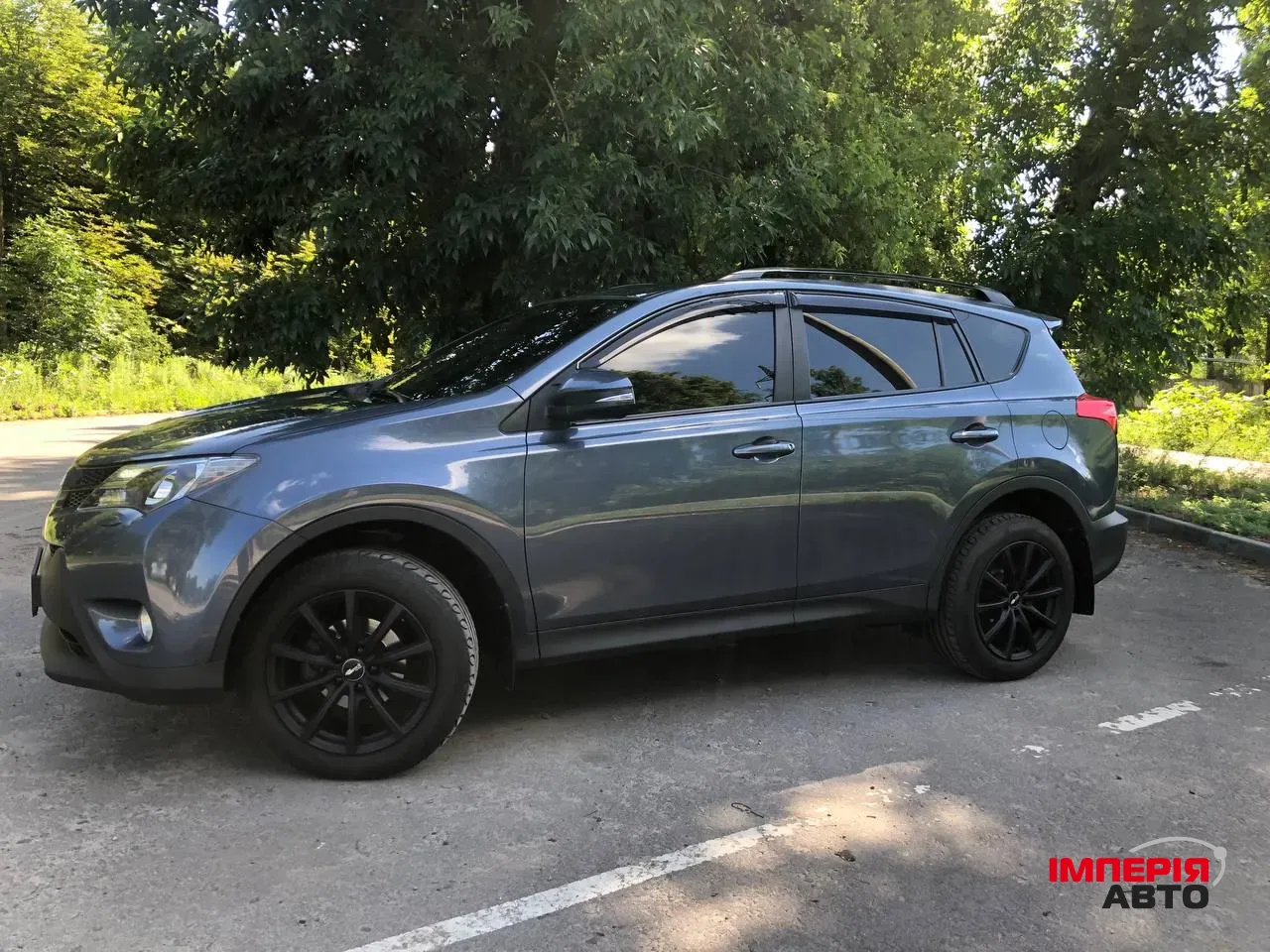 Toyota RAV4 - фото 4