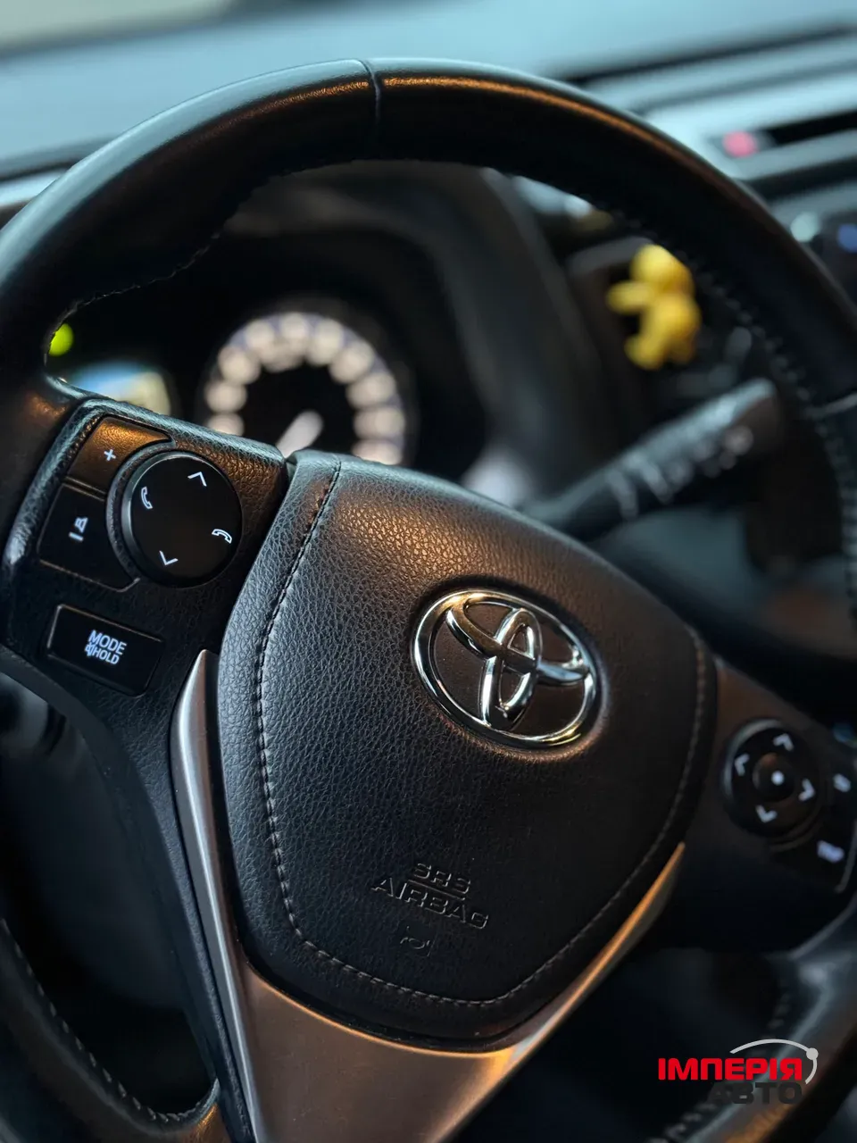 Toyota RAV4 - фото 7