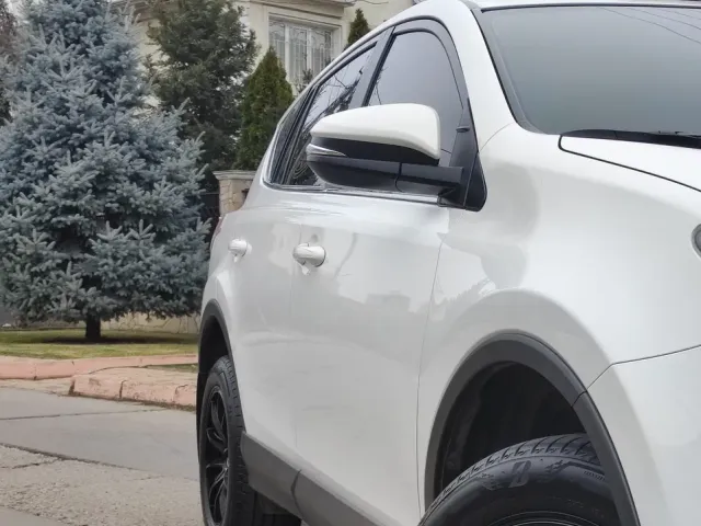 Toyota RAV4 - фото 3