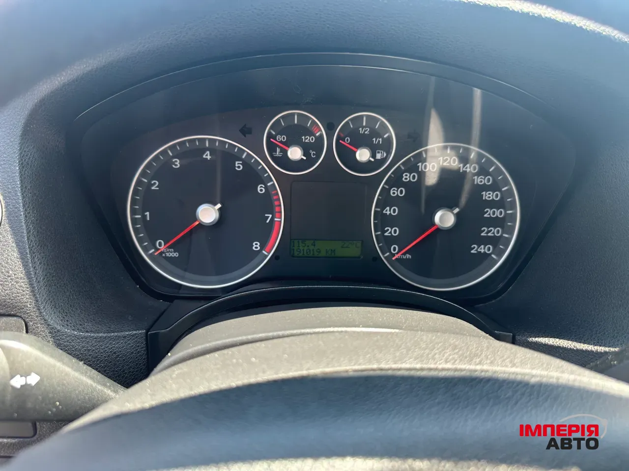 Ford Focus - фото 6