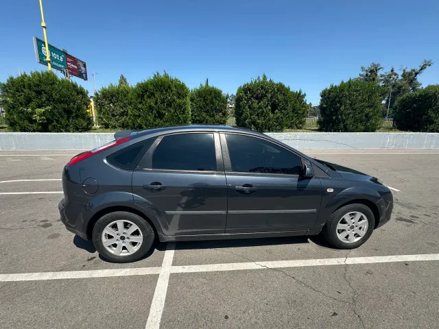 Ford Focus - фото 5