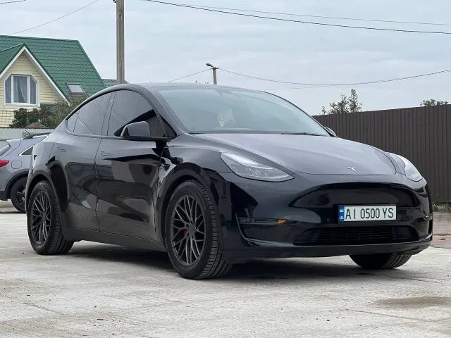 Tesla Model Y - фото 1