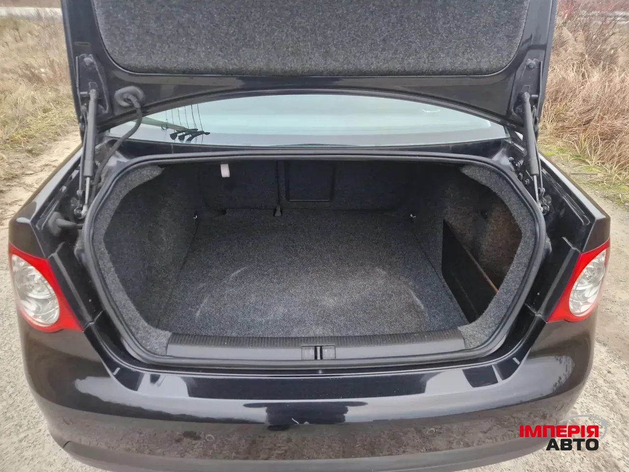 Volkswagen Jetta - фото 10