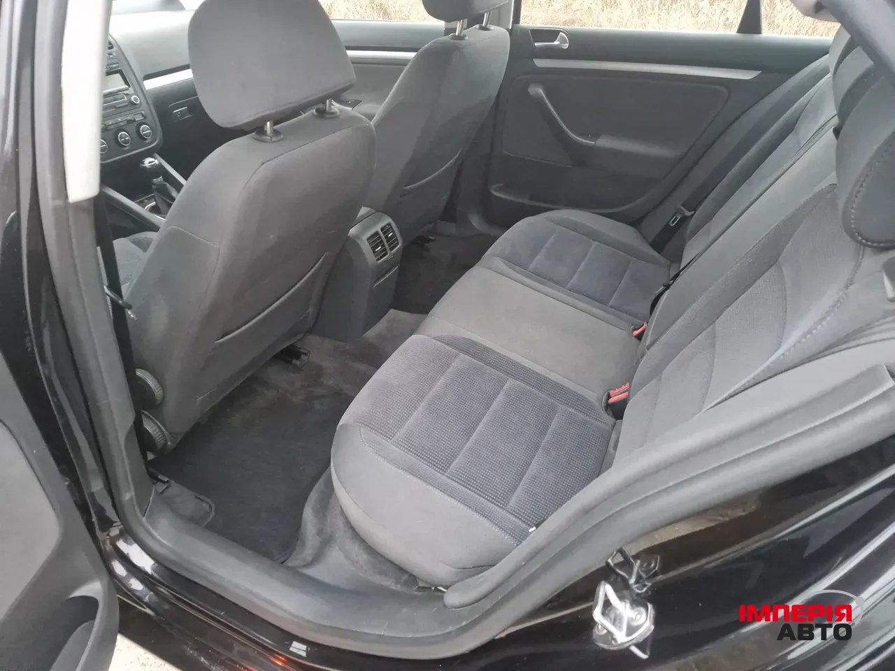 Volkswagen Jetta - фото 11