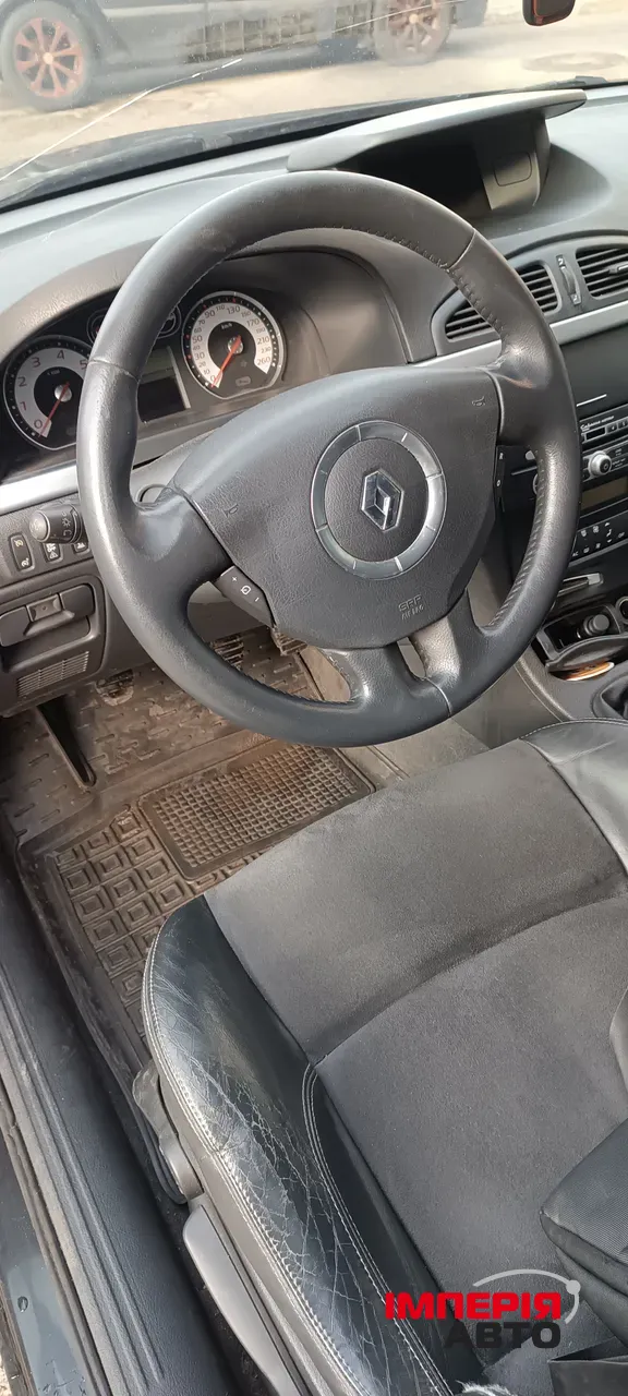 Renault Laguna - фото 9